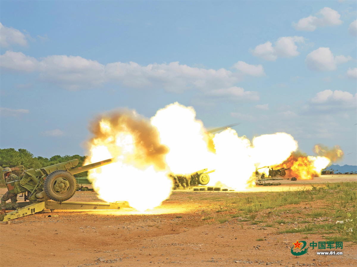 协同突击 立体破袭——第80集团军某旅开展综合训练影像(图4)