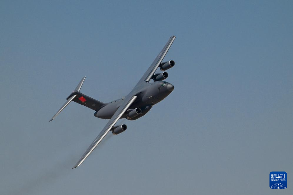 中国空军亮相埃及航展 运-20进行飞行展示(图1)