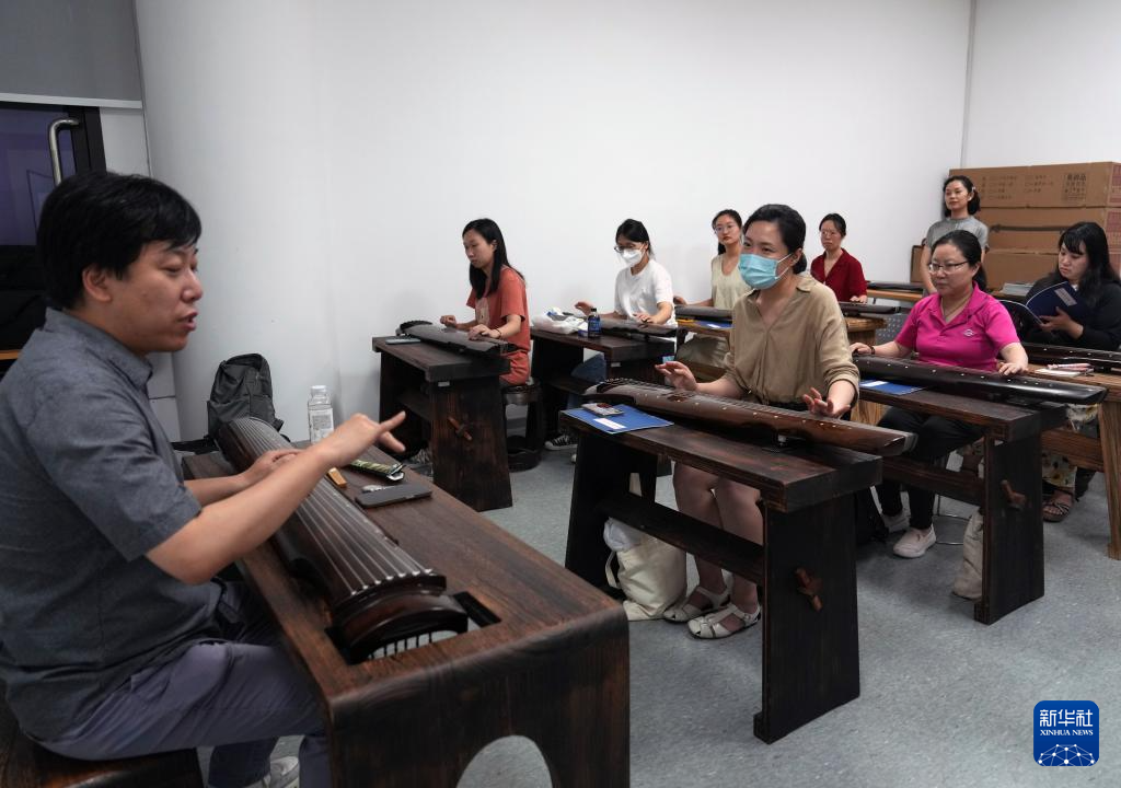 2024上海市民艺术夜校秋季班开学(图1) 2024上海市民艺术夜校秋季班开学(图1)